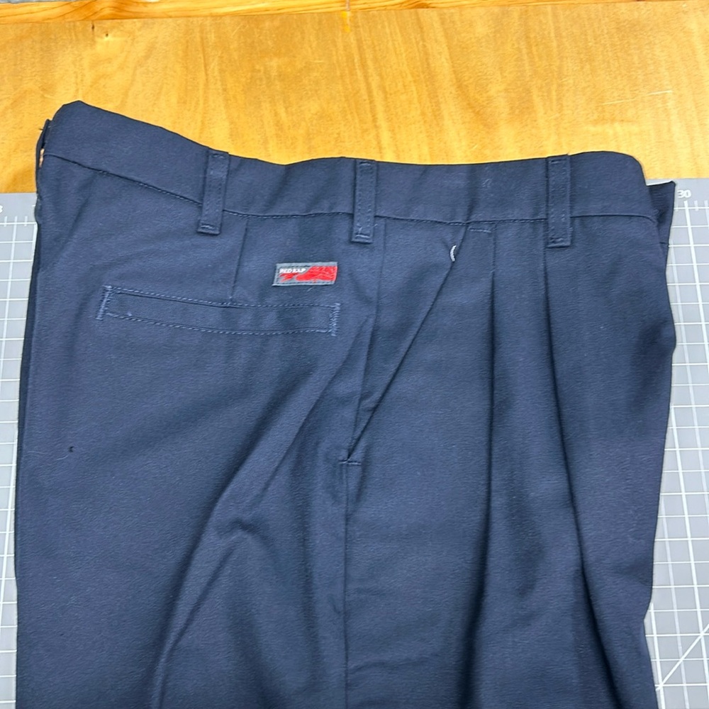 4 pr. Red Kap work pants. 32 waist. Will hem to your inseam. Price is for all 4